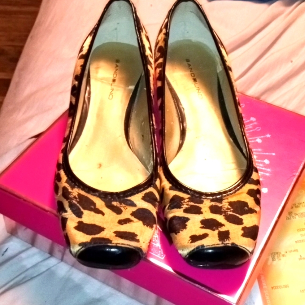 Bandolino 7 1/2M cheetah print dress shoes